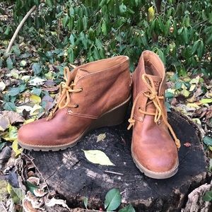 Sperry leather wedge bootie size 9.5 make a reasonable offer!